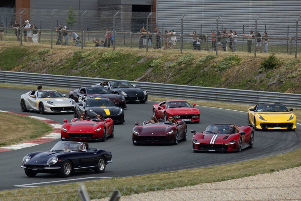 500 Ferrari contre le cancer 2026 : dates, programme et billetterie (28-31 mai) 2 Photo 500 ferrari 2025 Auto Design